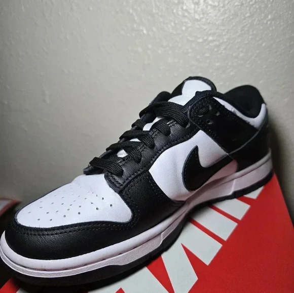Womens Nike Dunk Low - Picture 9 of 11